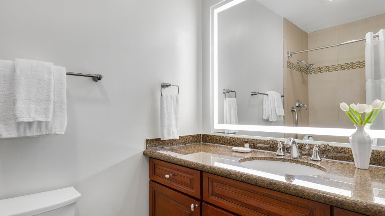Guest Bathroom (2-Bedroom Villa)